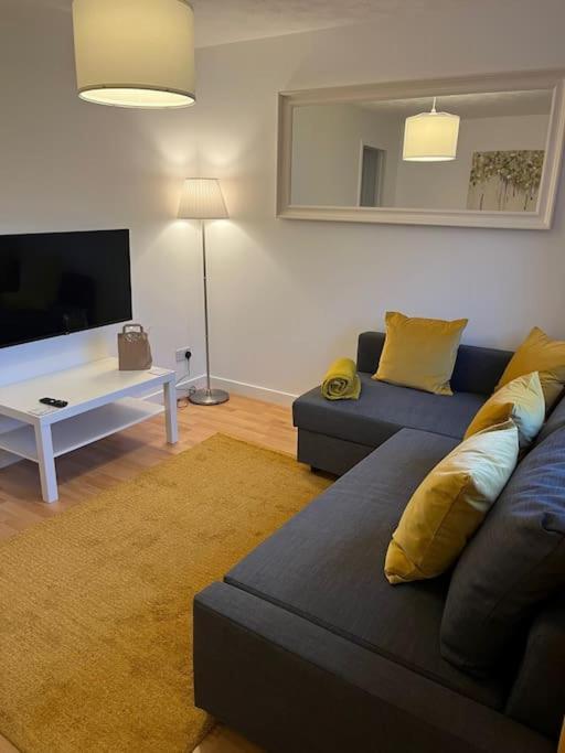 Glenbervie - Beautifully Refurbished, Self-Contained Apartment دنفرملاين المظهر الخارجي الصورة